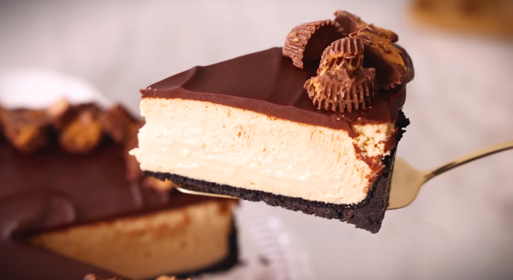 Reese’s Peanut Butter Chocolate Cake Cheesecake