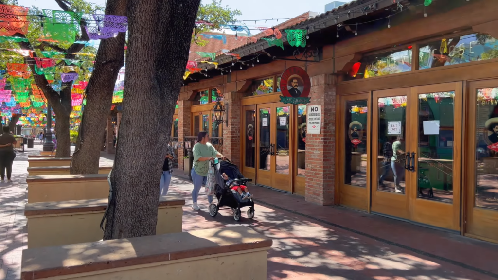 Who do tourists love Mi Tierra