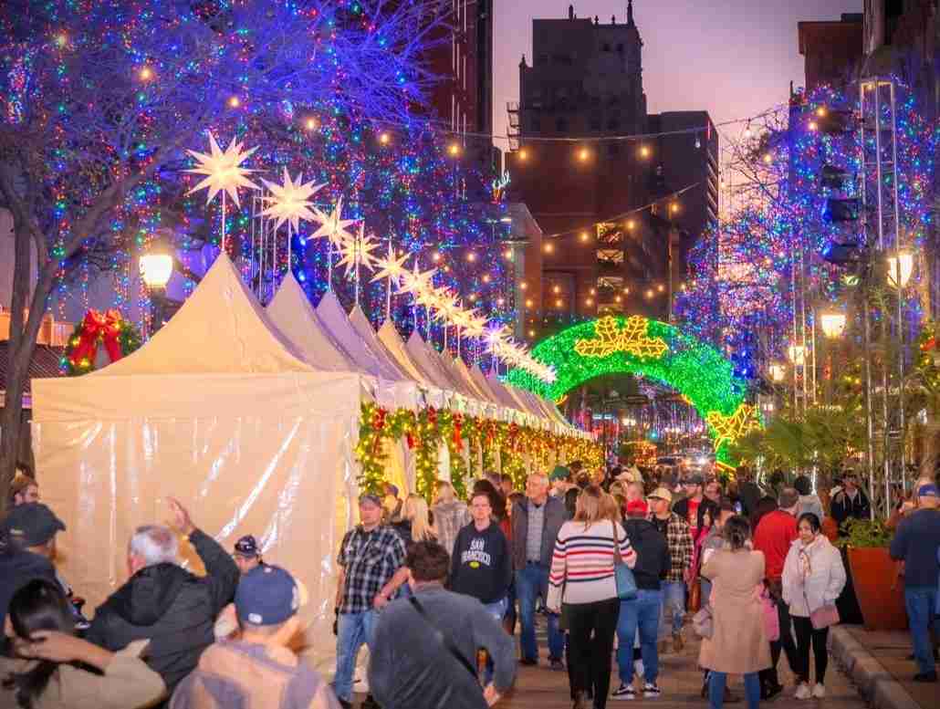 10 Best Restaurants on San Antonio Riverwalk for Christmas Lights Dinner