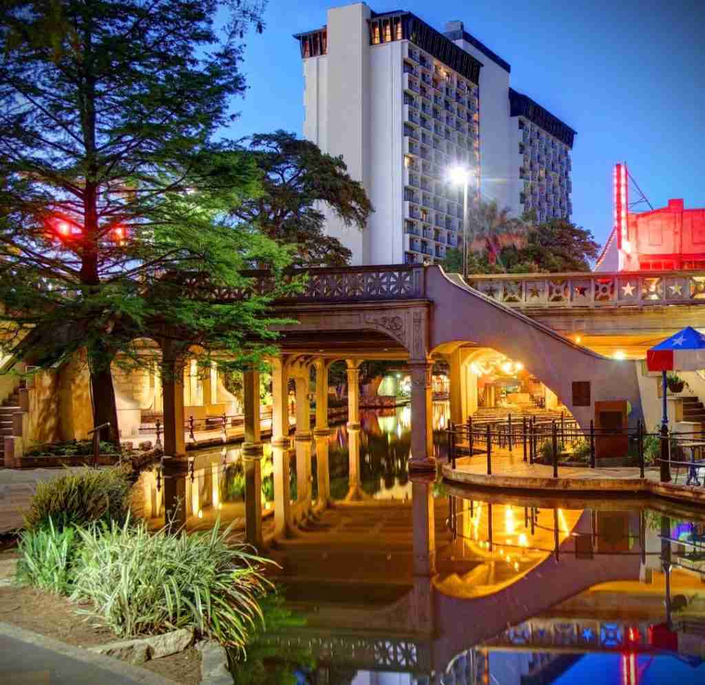 Embassy Suites by Hilton San Antonio Landmark